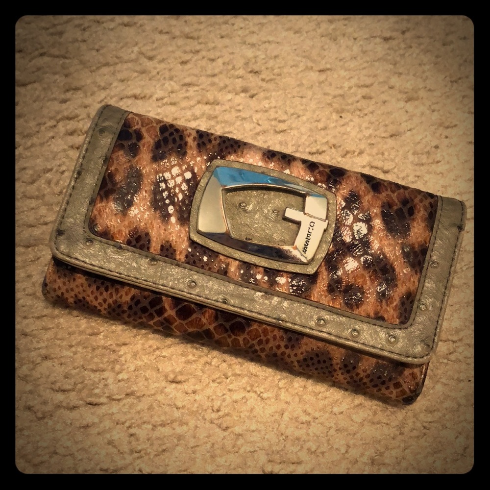 Loved leopard print guess wallet!